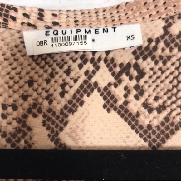 Equipment Feeme Riley Python‎ print 100% silk XSmall scoop neck popover blouse - Picture 4 of 6